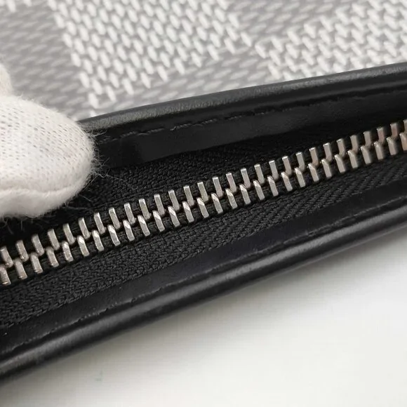 Sold✅Louis Vuitton  Damier Graphite 3D Pochette Voyage - Picture 9 of 10